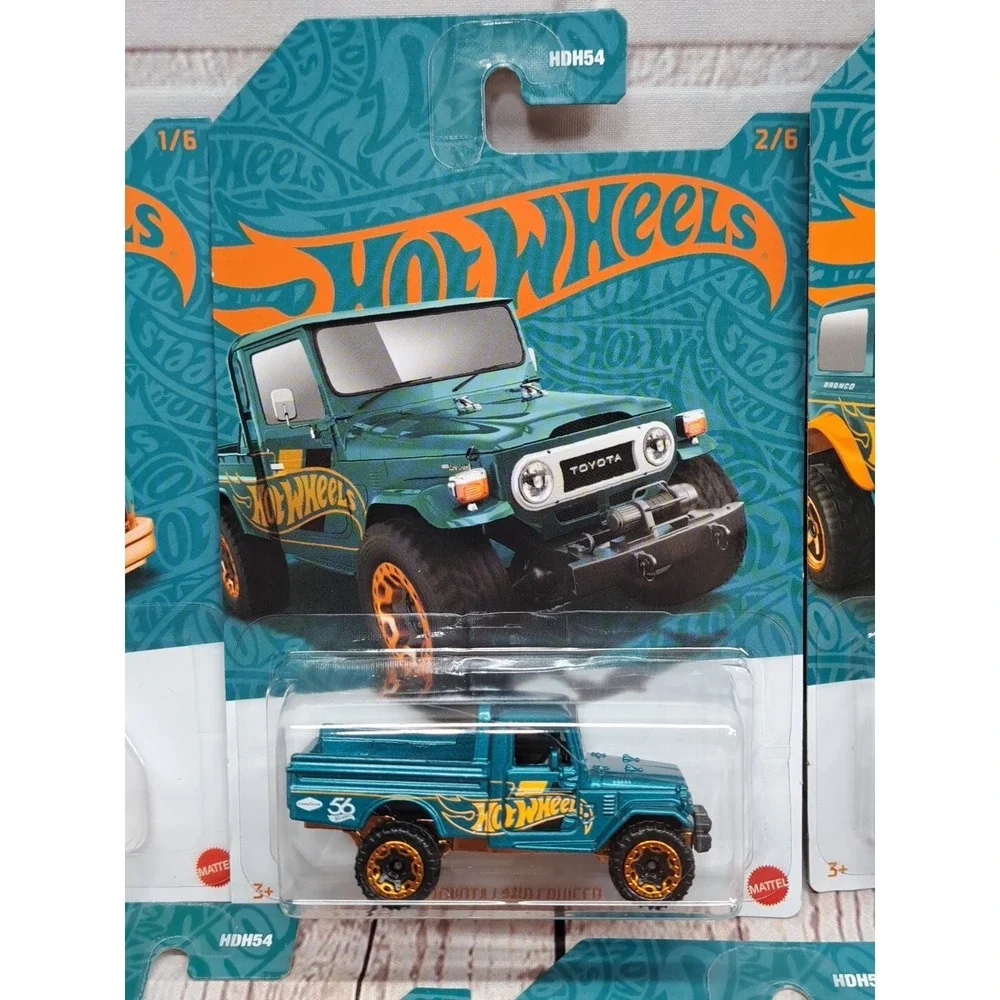 Hot Wheels Set 1-5 Cars, 2024 Pearl & Chrome 56th Anniversary (No Chase) HWH54